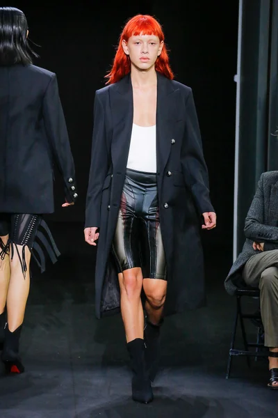 Look 18